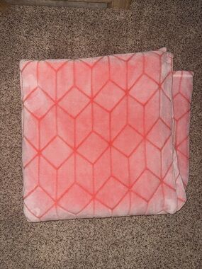 Salmon colored Blanker